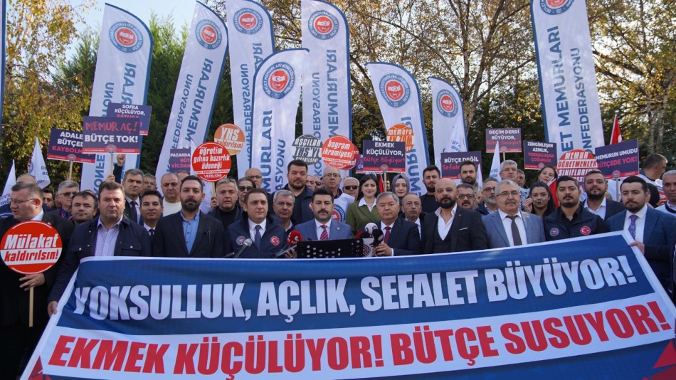 Devlet Memurları Konfederasyonu’ndan TBMM Önünde Dikkat Çeken Basın Açıklaması: “Memura Ek Zam Şarttır!”